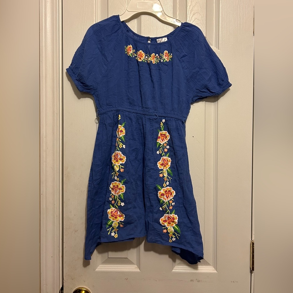 Girls👧🏻Disney D-Signed Embroidered🪡Floral 💐Dress👗Sz Med